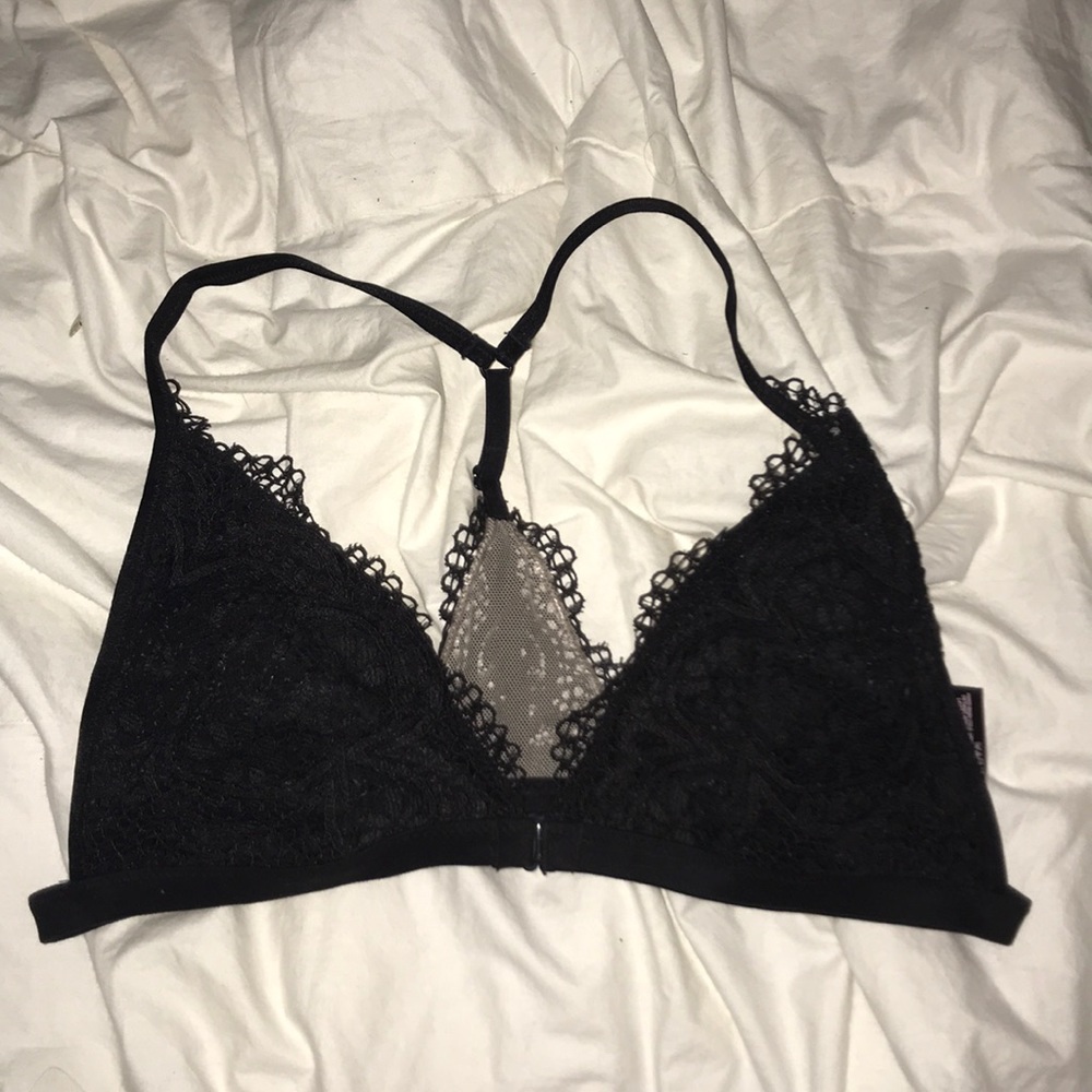 Victoria’s Secret M Black Lace Bralette🌙